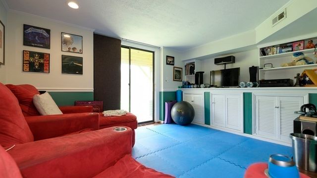 183 Farrwood Dr 183, Haverhill, MA 01835