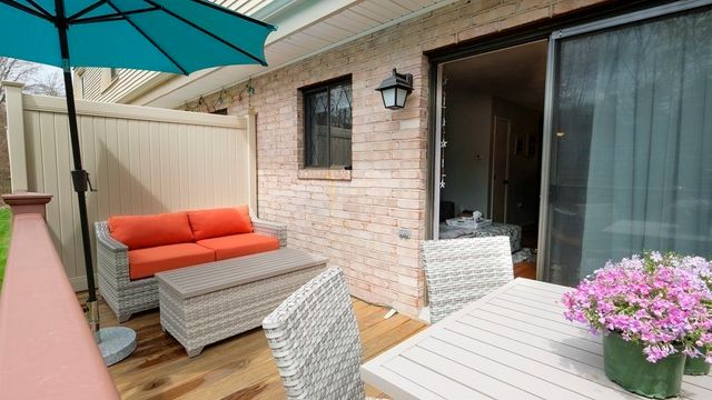 183 Farrwood Dr 183, Haverhill, MA 01835