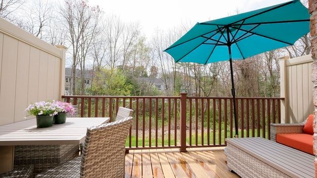 183 Farrwood Dr 183, Haverhill, MA 01835