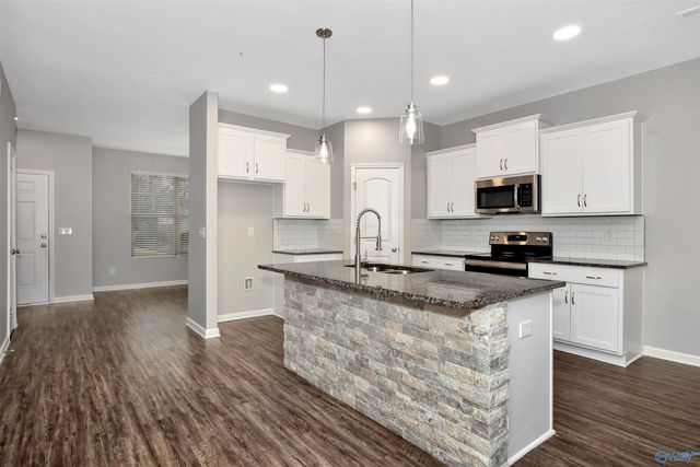 10301 Drymen Street SW, Huntsville, AL 35803