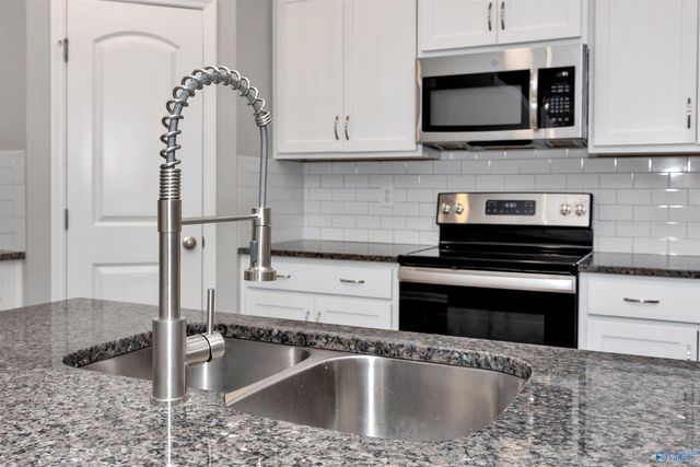 10301 Drymen Street SW, Huntsville, AL 35803