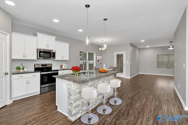 10301 Drymen Street SW, Huntsville, AL 35803