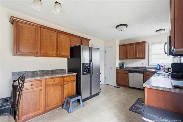 332 Wood Valley Lane, Raeford, NC 28376
