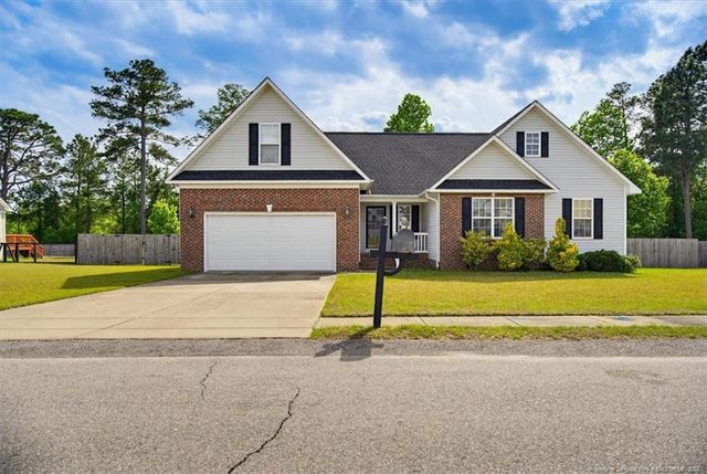332 Wood Valley Lane, Raeford, NC 28376