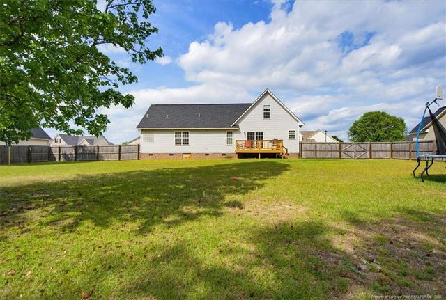 332 Wood Valley Lane, Raeford, NC 28376