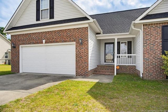 332 Wood Valley Lane, Raeford, NC 28376