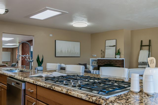 5917 Natalie Avenue NE, Albuquerque, NM 87110
