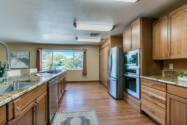 5917 Natalie Avenue NE, Albuquerque, NM 87110
