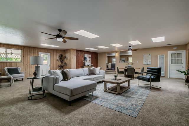5917 Natalie Avenue NE, Albuquerque, NM 87110