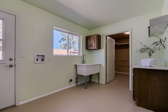 5917 Natalie Avenue NE, Albuquerque, NM 87110