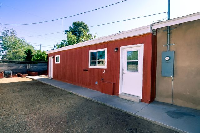 5917 Natalie Avenue NE, Albuquerque, NM 87110