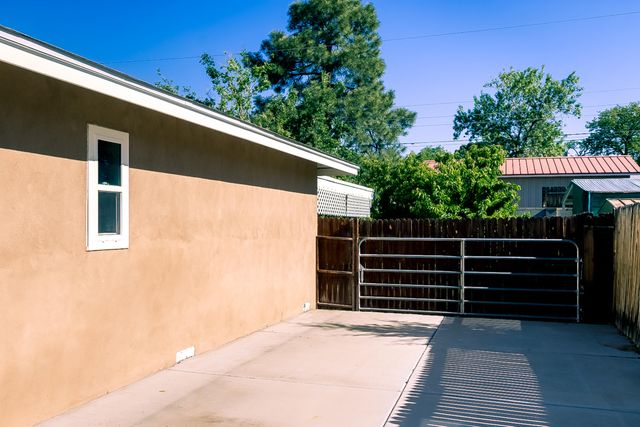 5917 Natalie Avenue NE, Albuquerque, NM 87110