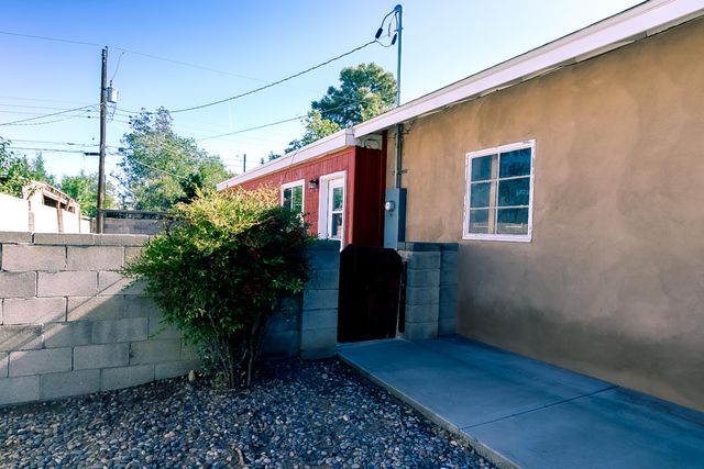 5917 Natalie Avenue NE, Albuquerque, NM 87110