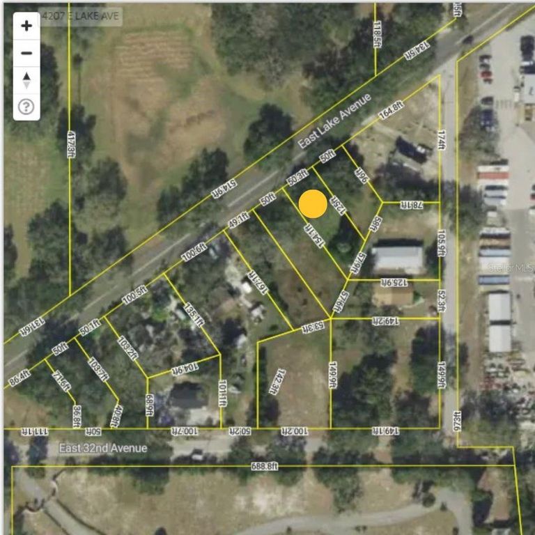 Image 6 of property listing at 4621 E LAKE AVE, Tampa, FL 33610