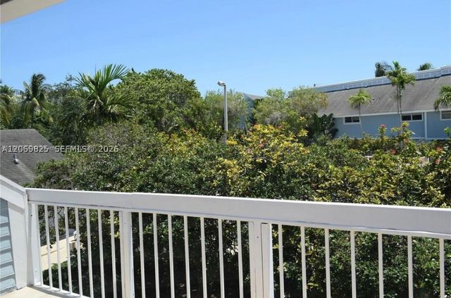 798 Crandon Blvd 44-B, Key Biscayne, FL 33149