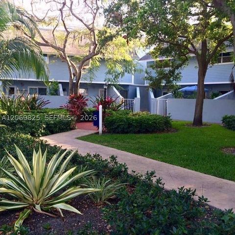 798 Crandon Blvd 44-B, Key Biscayne, FL 33149