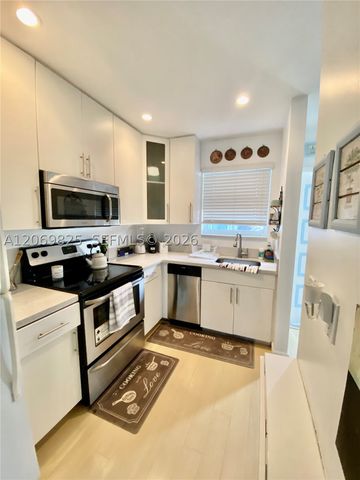 798 Crandon Blvd 44-B, Key Biscayne, FL 33149
