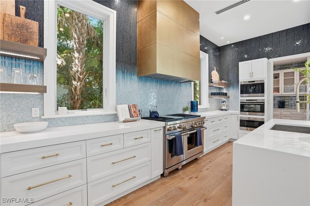 185 North Lake DR, Naples, FL 34102