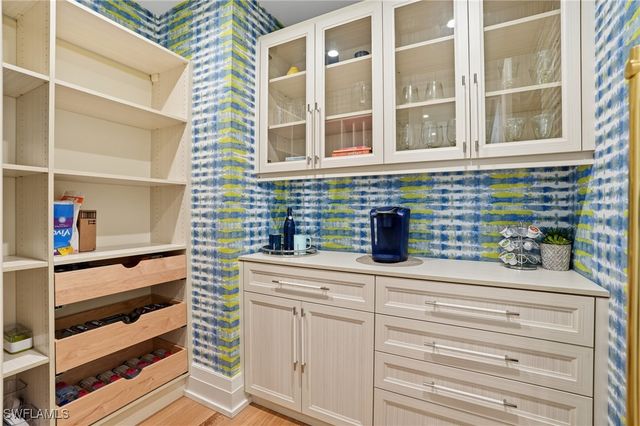 185 North Lake DR, Naples, FL 34102