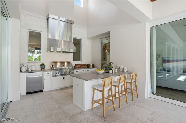 185 North Lake DR, Naples, FL 34102