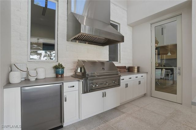 185 North Lake DR, Naples, FL 34102