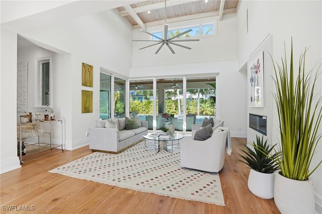 185 North Lake DR, Naples, FL 34102