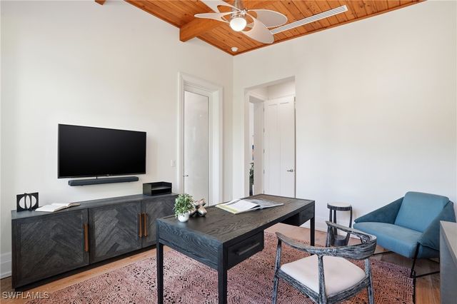 185 North Lake DR, Naples, FL 34102