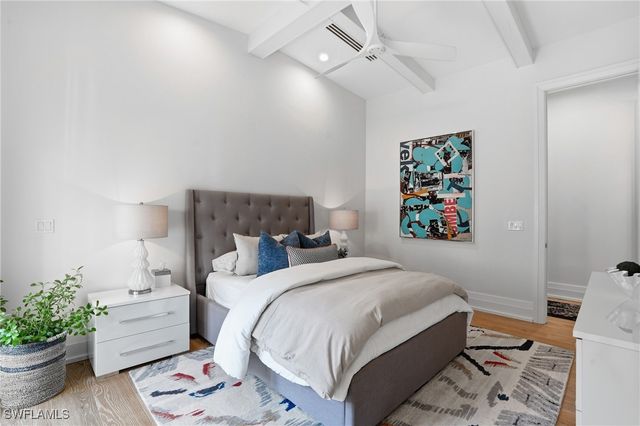 185 North Lake DR, Naples, FL 34102