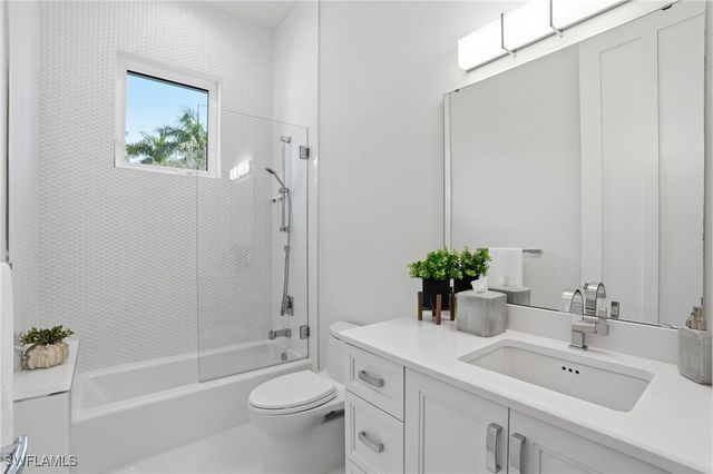 185 North Lake DR, Naples, FL 34102