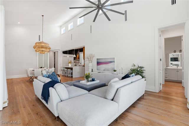 185 North Lake DR, Naples, FL 34102