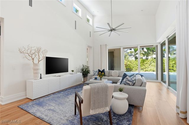 185 North Lake DR, Naples, FL 34102