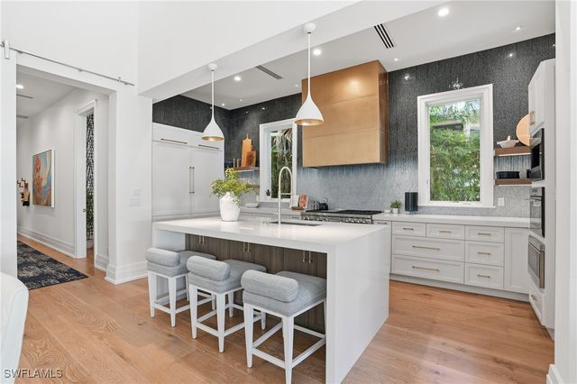 185 North Lake DR, Naples, FL 34102