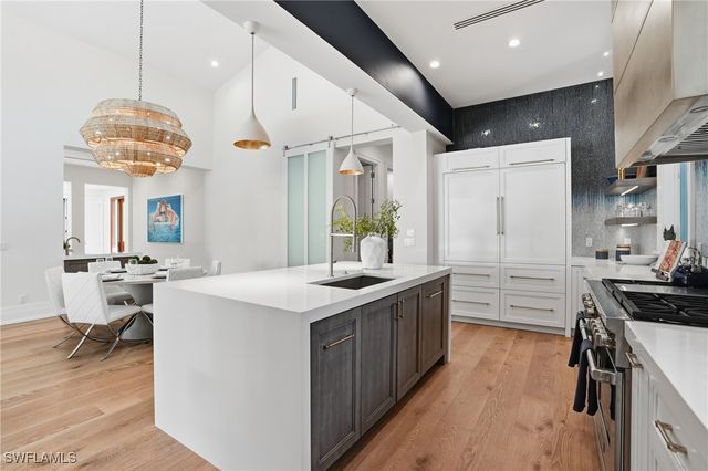 185 North Lake DR, Naples, FL 34102