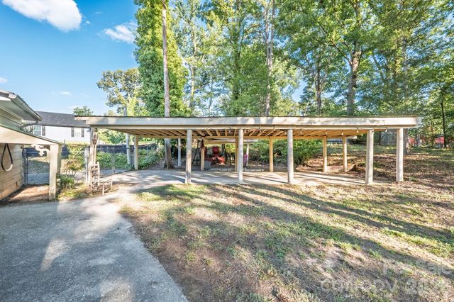 1659 maple Avenue, Albemarle, NC 28001