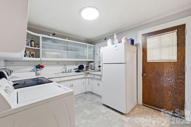 1659 maple Avenue, Albemarle, NC 28001