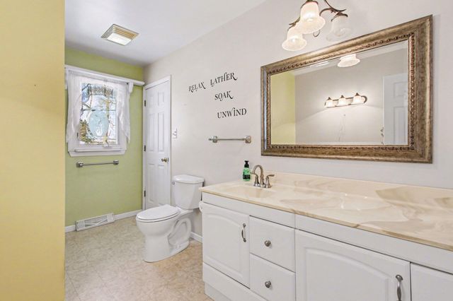 1257 Cr-325 E, Valparaiso, IN 46383