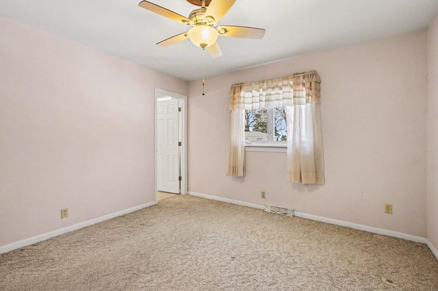 1257 Cr-325 E, Valparaiso, IN 46383