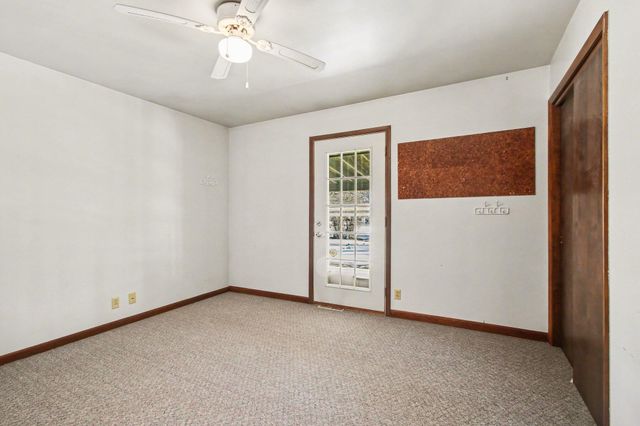 1257 Cr-325 E, Valparaiso, IN 46383