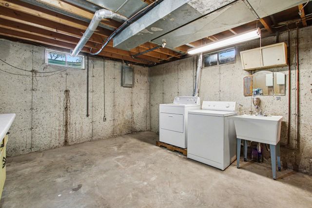 1257 Cr-325 E, Valparaiso, IN 46383