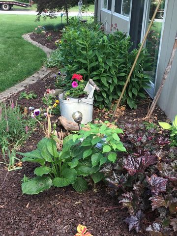 1257 Cr-325 E, Valparaiso, IN 46383