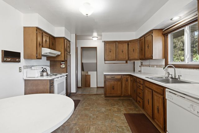 6712 N Fleming St, Spokane, WA 99208