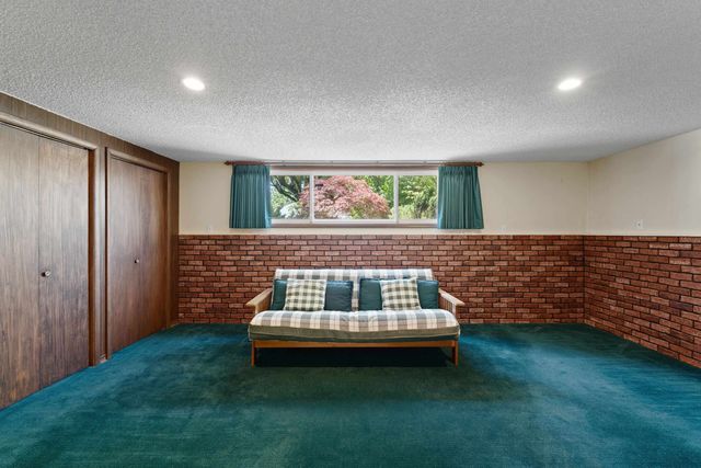 6712 N Fleming St, Spokane, WA 99208