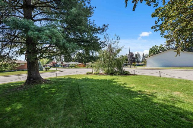 6712 N Fleming St, Spokane, WA 99208