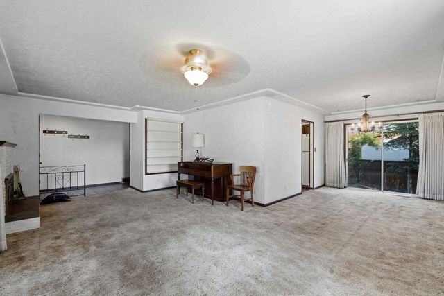 6712 N Fleming St, Spokane, WA 99208