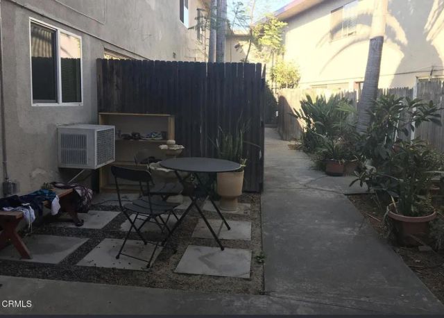 567 S Wilton 11, Los Angeles, CA 90020