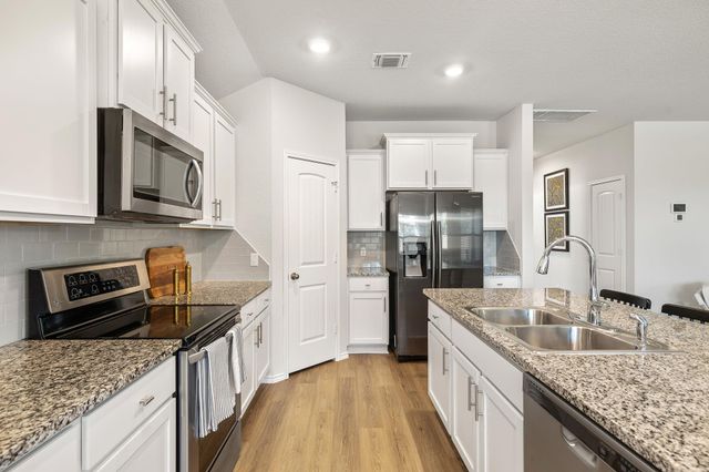 107 Nathaniel DR, Taylor, TX 76574