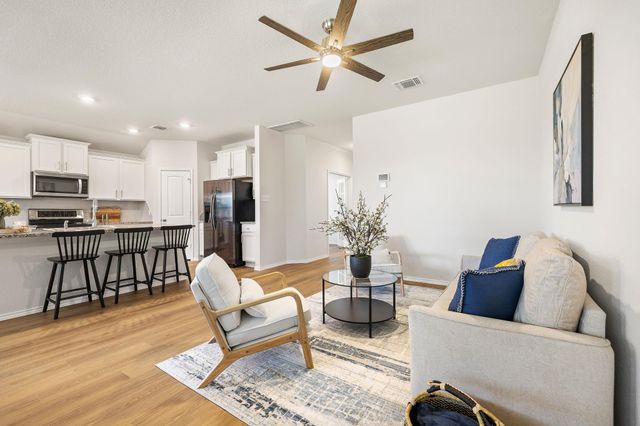 107 Nathaniel DR, Taylor, TX 76574