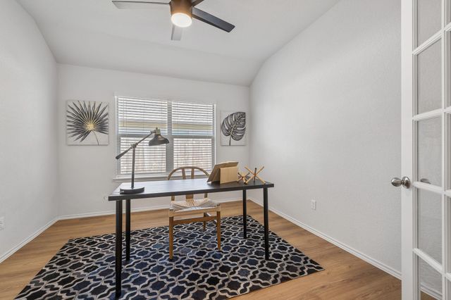 107 Nathaniel DR, Taylor, TX 76574