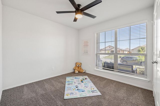 107 Nathaniel DR, Taylor, TX 76574