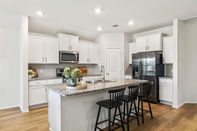 107 Nathaniel DR, Taylor, TX 76574